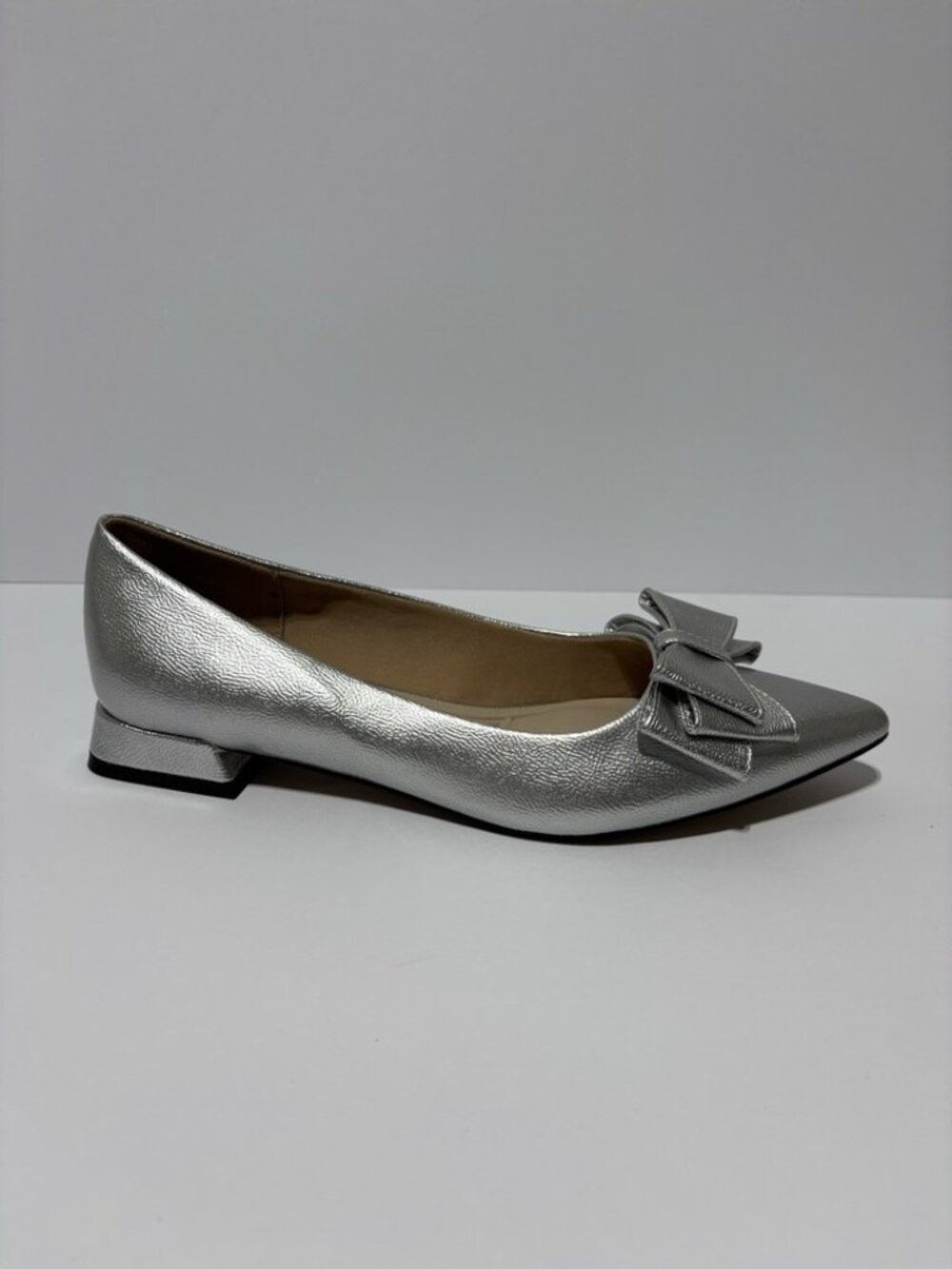 Journee Women’s Ophelia Silver Ballet Flats, Size 9 M
